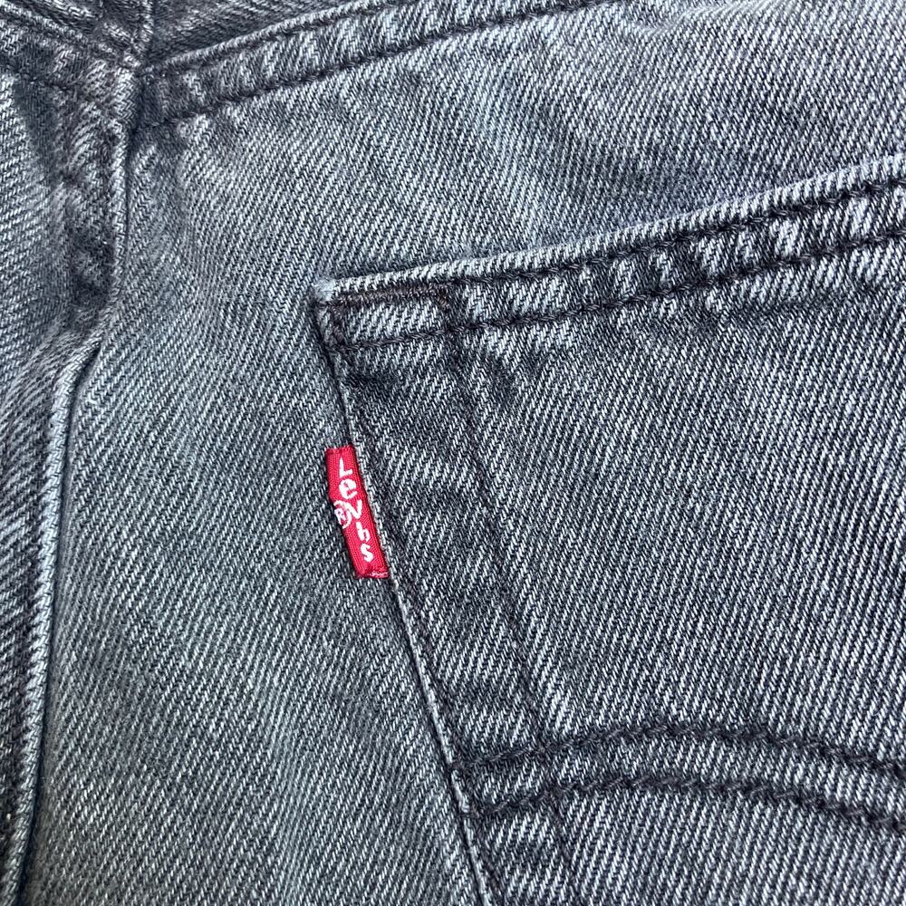 Levi’s Jeans Sz 30 94’ Baggy Black Wash Button Fly High Rise Mom Jean Grunge - Picture 6 of 11